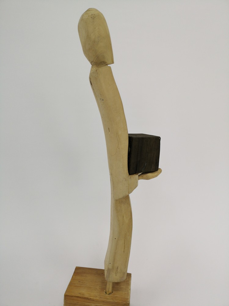 Скульптура Ноша обывателя от Art Магазина Абрис Клуб